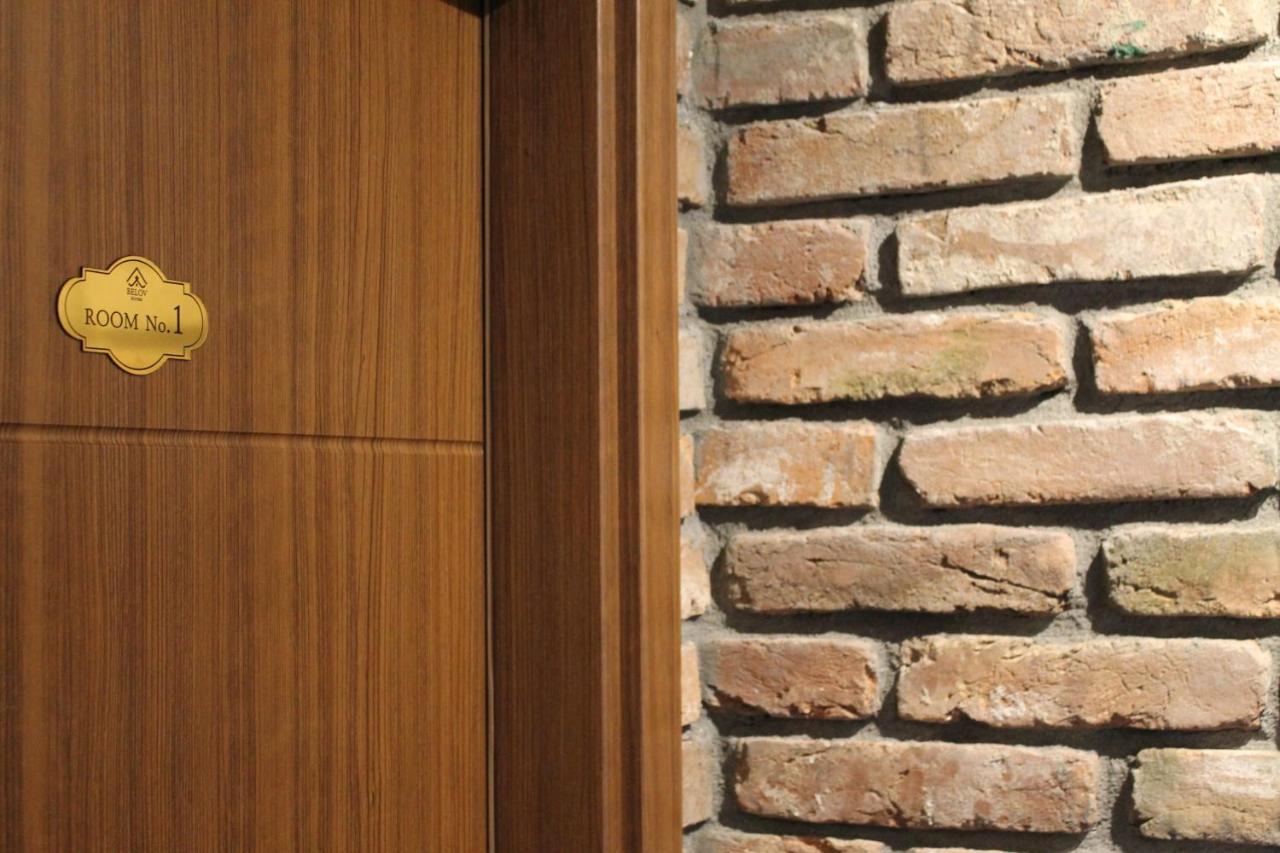 Belov Rooms And Apartments 데미르 카피자 외부 사진