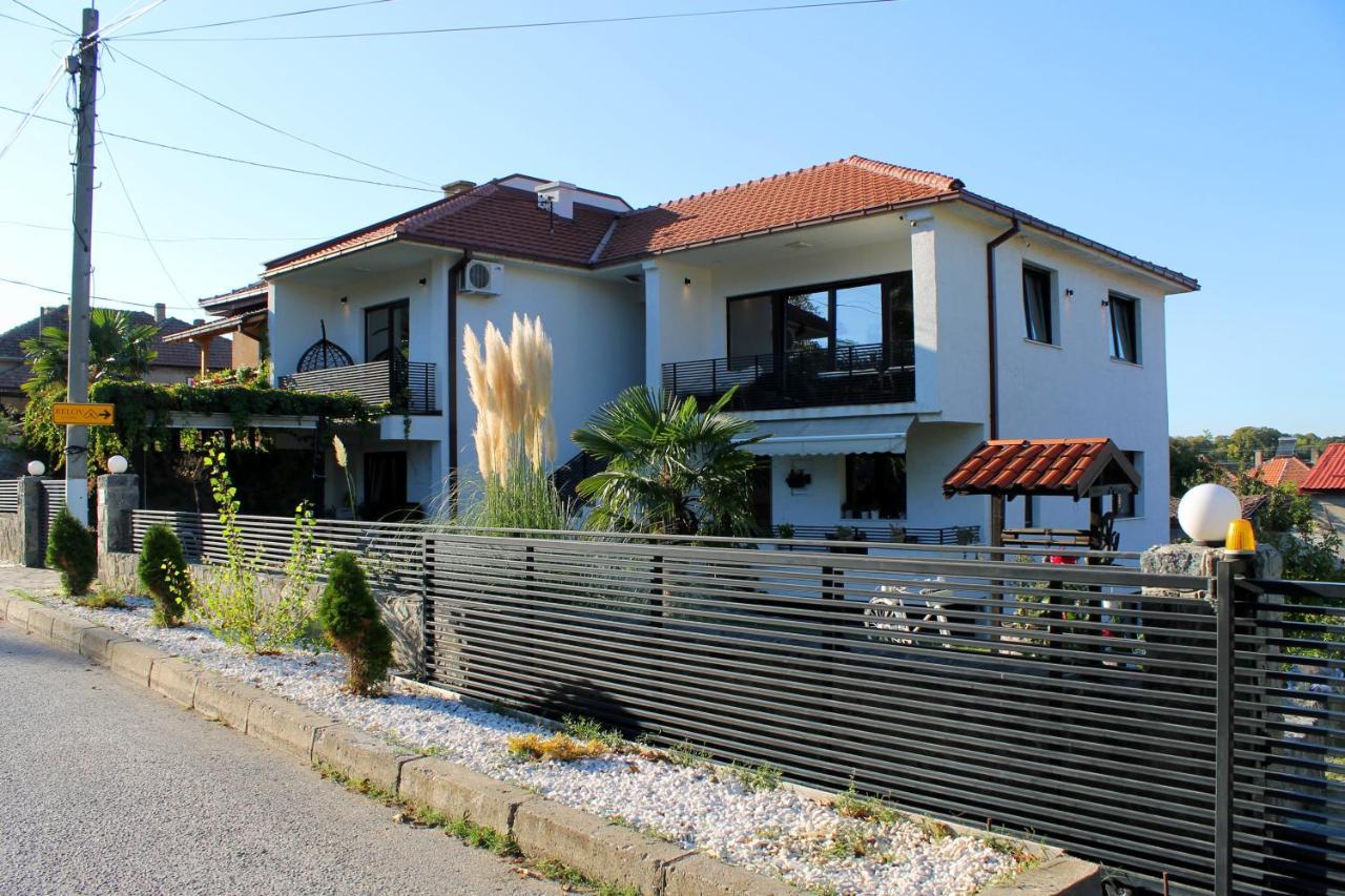 Belov Rooms And Apartments 데미르 카피자 외부 사진